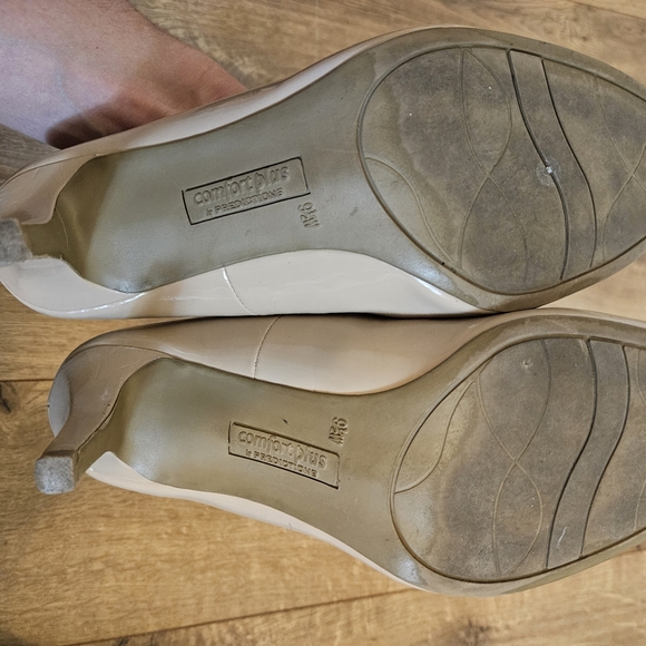 Comfort Plus Nude Heels - Picture 4 of 5